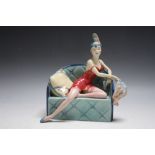 A KEVIN DAVIS LIMITED EDITION 'LA FEMME FATAL' FIGURE, number 709 OF 750, H 19.5 cm