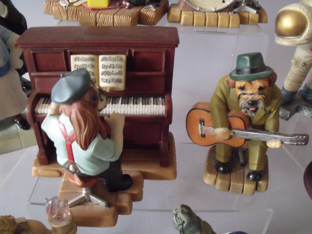 FOURTEEN ROBERT HARROP DOGGIE PEOPLE FIGURES, mostly boxed examples, to include Santa's Helpers, Th - Image 4 of 7