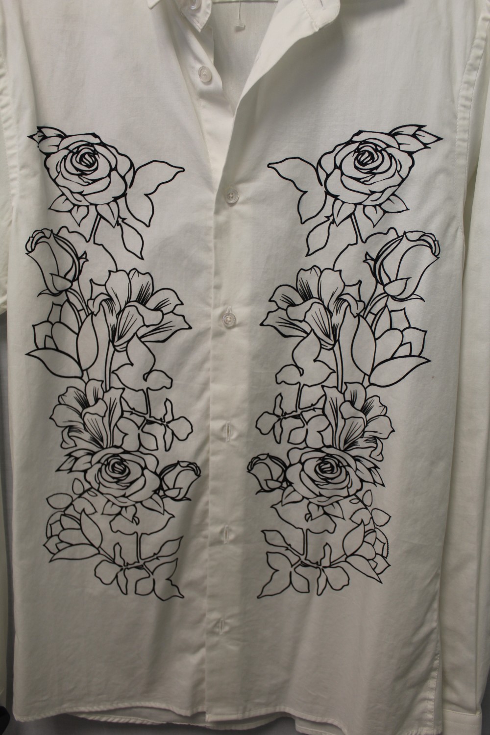 NM 328, a gents embroidered white shirt - Image 2 of 4