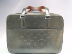 A LOUIS VUITTON MONOGRAM LADIES BRIEF CASE, double flat leather handles, dust bag, H 26 cm, W 36 cm,