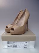 A BOXED PAIR OF KURT GEIGER BEIGE LEATHER 'ADMIRE' SHOES, EU 39Condition Report:appear to be unworn