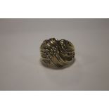 A 9 CT GOLD LADIES DRESS RING 5.25 g