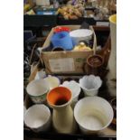 TWO TRAYS OF ASSORTED CERAMICS