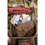 A TRAY OF COLLECTABLES TO INCLUDE BOWLS, TRAINS, BOOKS ETC. (TRAY NOT INCLUDED)
