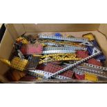A TRAY OF ASSORTED MECCANO (TRAY NOT INCLUDED)