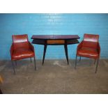 A MODERN SOFA TABLE (DAMAGED TOP) AND TWO MODERN CHAIRS