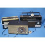 THREE VINTAGE RADIOS TO INCLUDE PHILLIPS BAKELITE, MURPHY TRANSISTOR 8 AND A YACHT BOY (3)