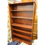 A MODERN FLOORSTANDING OPEN BOOKCASE H -170 CM