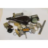 A BAG OF VINTAGE AND ANTIQUE COLLECTABLES TO INCLUDE WATCH PARTS, POWDER FLASK ETC.
