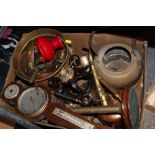 A TRAY OF MOSTLY BRASSWARE TO INCLUDE A LARGE BRASS KEY, COPPER KETTLE ETC.