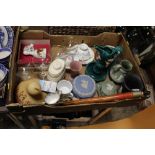 A TRAY OF ASSORTED CERAMICS TO INCLUDE WEDGWOOD JASPERWARE, ROYAL ALBERT ETC.