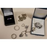 A BAG OF ASSORTED SILVER JEWELLERY TOGETHER WITH A YELLOW METAL DRESS RING