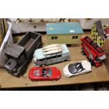 A COLLECTION OF TOY VEHICLES TO INCLUDE MAISTO EXAMPLES, WOODEN TRUCK ETC.
