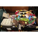 A TRAY OF VINTAGE AND MODERN ACCESSORIES TO INC FEATHER BOAS, VINTAGE GLOVES, JEWELLERY ETC,