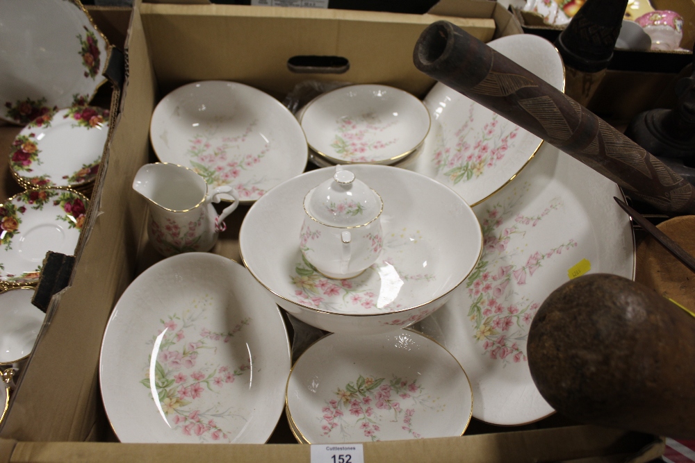 A TRAY OF ROYAL ALBERT 'FOR ALL SEASONS' CERAMICS