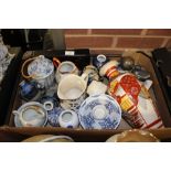 A TRAY OF ORIENTAL CERAMICS ETC.