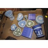 A TRAY OF WEDGWOOD JASPERWARE TO INCLUDE A BLUE DIP JASPERWARE VASE