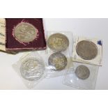 A COLLECTION OF SILVER AND WHITE METAL COINS TO INCLUDE AN 1889 DOUBLE FLORIN 1937 CROWN ETC.