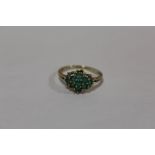 A 9K GOLD DRESS RING SET WITH GREEN STONES SIZE - Q APPROX WEIGHT - 2.3G