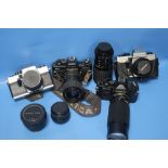 A COLLECTION OF ASSORTED CAMERAS AND ACCESSORIES TO INCLUDE CHINON, CR-4, PRACTIKA BC-1, A SUPERWIDE