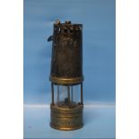 A VINTAGE MINERS LAMP MANUFACTURED BY RICHARD JOHNSON AND RALPH M. MORRISON & CO. OF MANCHESTER