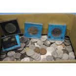 A QUANTITY OF ASSORTED COINS TO INCLUDE SHILLINGS, COMMEMORATIVES ETC.
