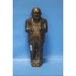 A HEAVY BRASS FIGURE OF WINSTON CHURCHILL, H 25 CM