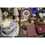 TWO TRAYS OF CERAMICS AND SUNDRIES TO INCLUDE DAVID WINTER COTTAGES, MEAT PLATE ETC. (TRAYS NOT