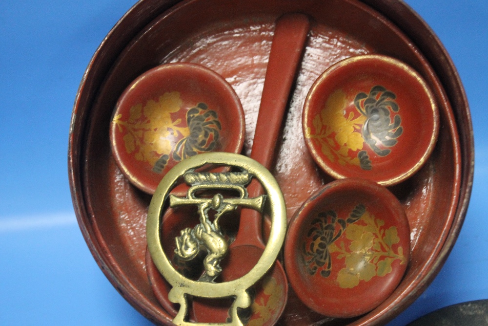 A PAPIER MACHE ORIENTAL SET TOGETHER WITH A CLOCK BACK, HORSE BRASSES ETC. - Image 2 of 2