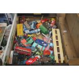 A TRAY OF VINTAGE DIECAST VEHICLES TO INCLUDE DINKY (TRAY NOT INCLUDED)