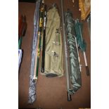 A SMALL COLLECTION OF FISHING TACKLE TO INCLUDE POLE, ROD BAG, FOLDING CHAIR, ETC.