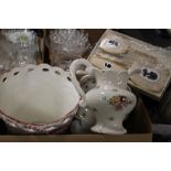 A BOX CONTAINING LLADRO PIGS ORNAMENT, TWO JUG & BOWL SETS, LARGE PINK PLANTER & SAUCER & VINTAGE