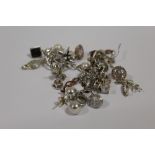 A BAG OF SILVER EARRINGS ETC, APPROX WEIGHT 29.3G