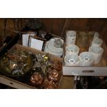 THREE TRAYS OF MODERN EX SHOW HOME ORNAMENTS ETC. TO INCLUDE MIRRORED STAR ORNAMENTS