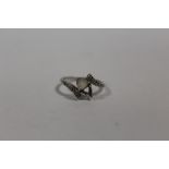 A 9 CARAT WHITE GOLD DRESS RING A/F SIZE -N APPROX WEIGHT - 2.2G