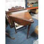 AN ANTIQUE OAK CRICKET TYPE TABLE WITH DROP LEAVES, H 64 cm, D 63.5 cm