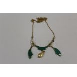 A 9CT GOLD SEED PEARL AND JADE TYPE NECKLACE