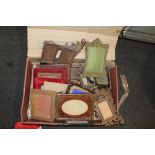 A QUANTITY OF ASSORTED VINTAGE AND ANTIQUE MINIATURE AND SMALL PICTURE FRAMES A/F