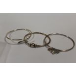 THREE SILVER BANGLES APPROX WEIGHT - 28.5G