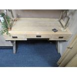 A MODERN LIMED OAK EFFECT THREE DRAWER DESK ON CHROMED BASE, H 75 cm, W 130 cm, D 60 cm