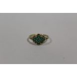 A 9K GOLD DRESS RING SET WITH GREEN STONES SIZE - Q APPROX WEIGHT - 2.3G