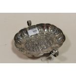 A HALLMARKED SILVER FLORALLY EMBOSSED TWIN HANDLED DISH APPROX WEIGHT - 193.5G