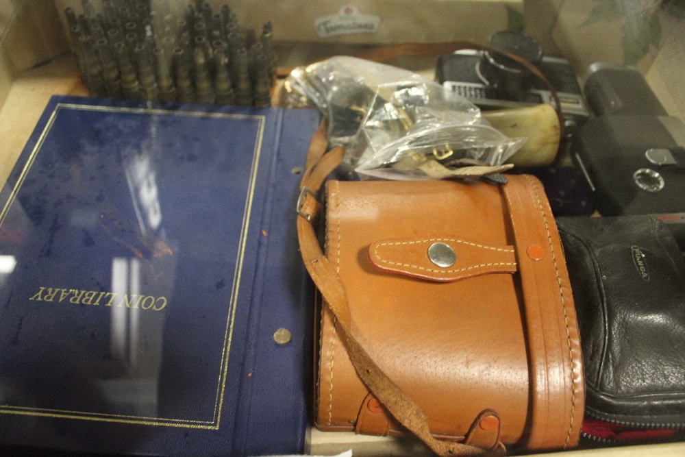 A TRAY OF COLLECTABLES TO INCLUDE WRISTWATCHES, BINOCULARS ETC