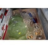 A TRAY OF GLASSWARE TO INCLUDE AN ART DECO GREEN GLASS CAKE STAND