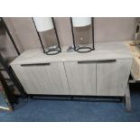 A MODERN LIGHT GREY FOUR DRAWER SIDEBOARD H 76 cm, W 149 cm, D 48 cm