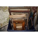 A BOX OF ANTIQUE AND VINTAGE PICTURE FRAMES