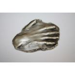 A CONTINENTAL 800 SILVER BROOCH IN THE FORM OF A HAND MARKED DALI