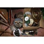 A LARGE QUANTITY OF VINTAGE METALWARE TO INCLUDE COOKING POTS, IRONS, MINCERS ETC. TOGETHER WITH A