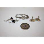 A BAG OF SILVER JEWELLERY AND COLLECTABLES TO INCLUDE A MARCASITE COCKTAIL WATCH, APPROX WEIGHT 65.