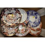 A BOX OF ASSORTED ROYAL CROWN DERBY CABINET PLATES (7)